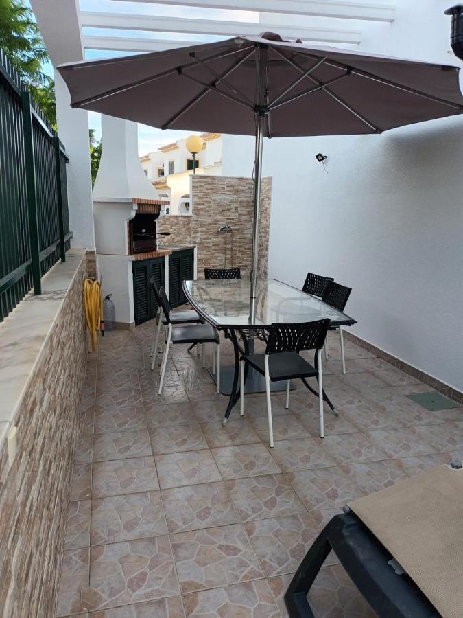 Vivenda Para Ferias Manta Rota Eksteriør bilde